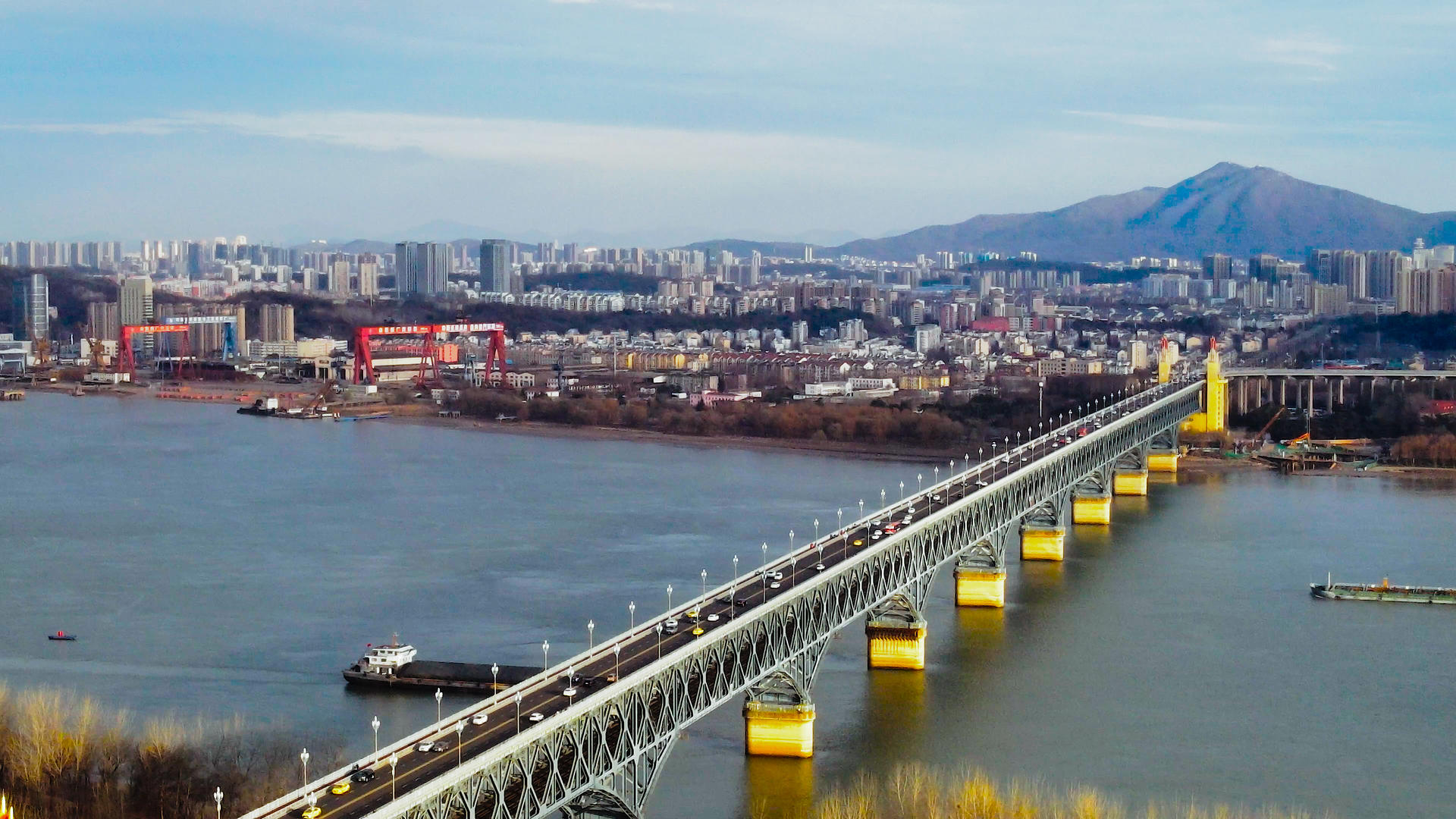 4K航拍南京长江大桥视频的预览图