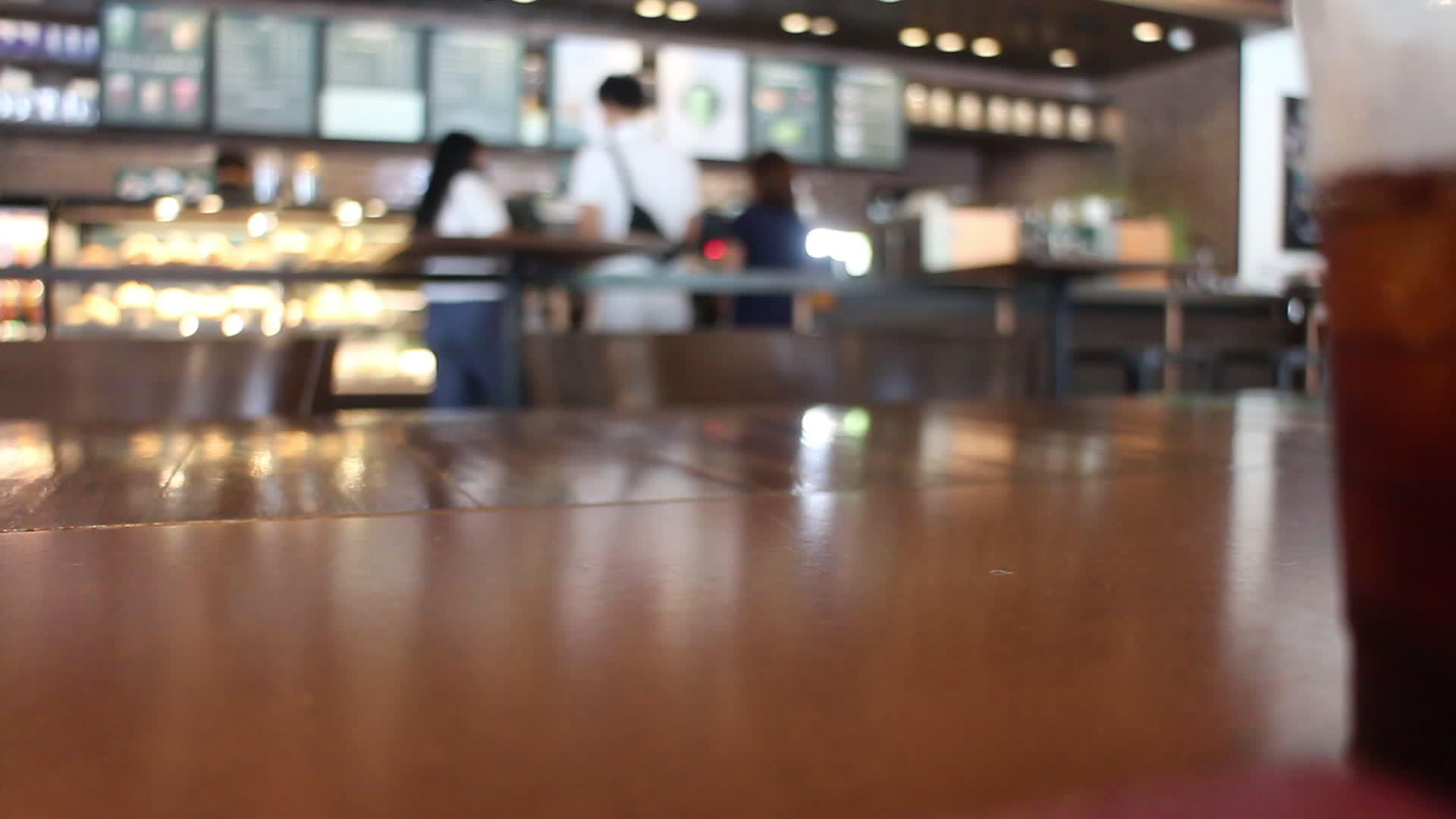 咖啡馆的消费者服务周刊视频的预览图