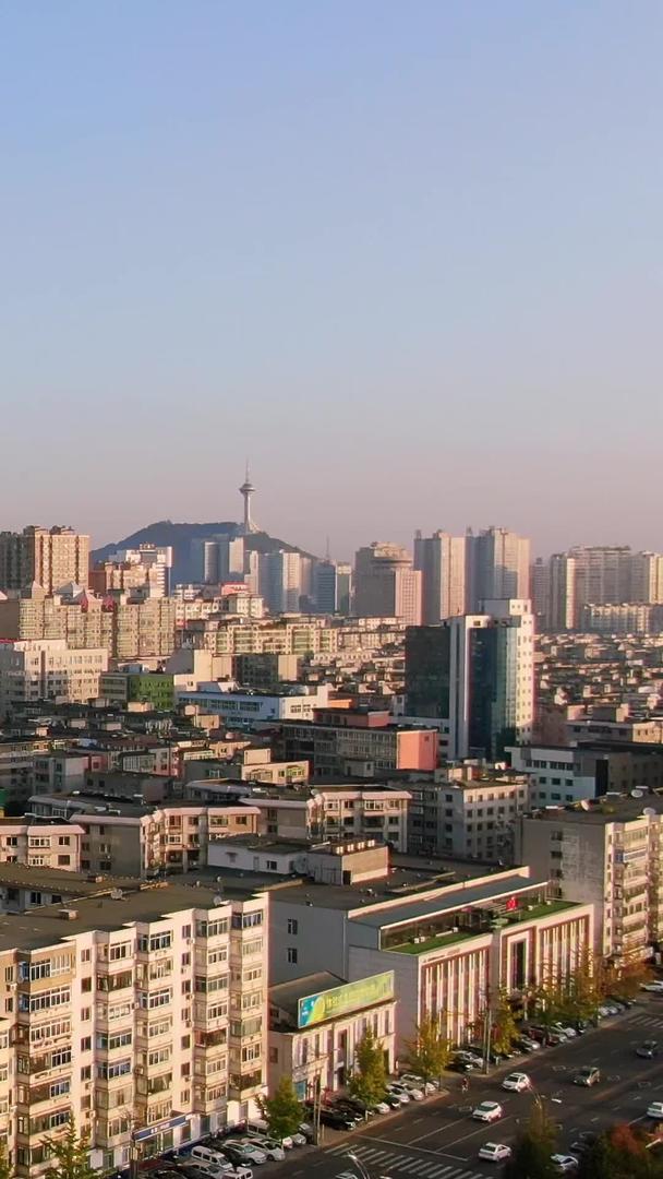 中国边境旅游城市丹东鸭绿江畔城市风景城市视频的预览图