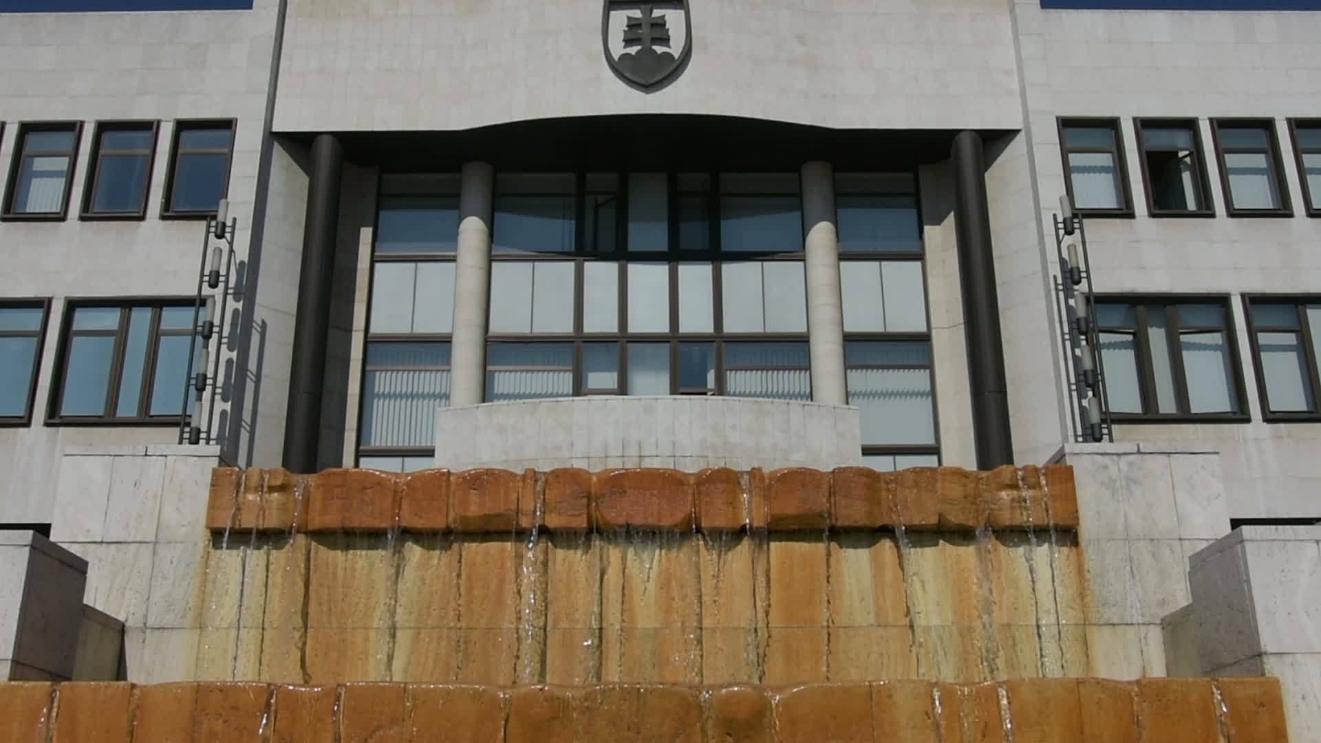 斯洛瓦克议会大楼在布拉迪斯拉视频的预览图