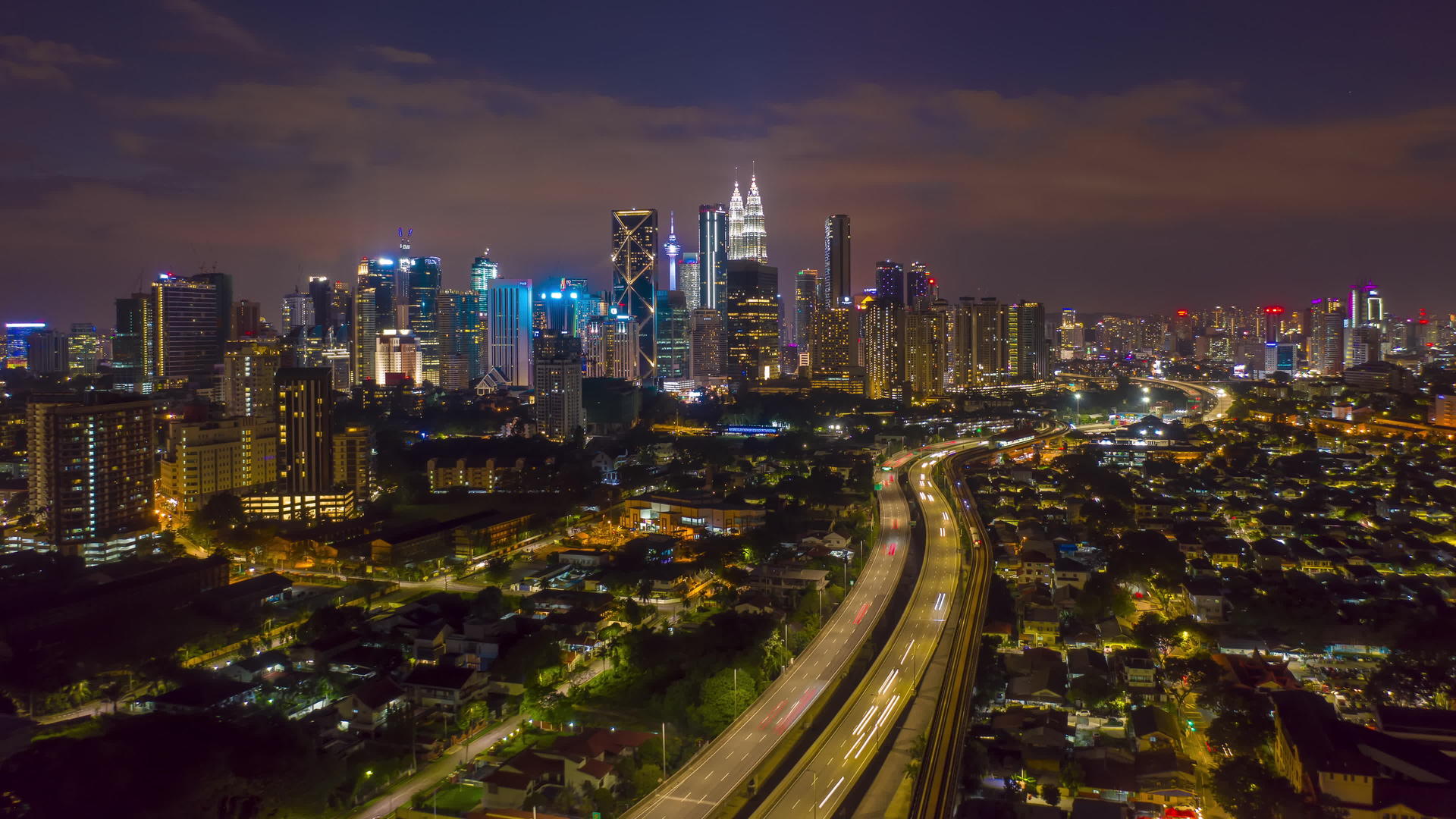 黎明时分马来西亚联邦的天际线俯瞰着这座城市视频的预览图