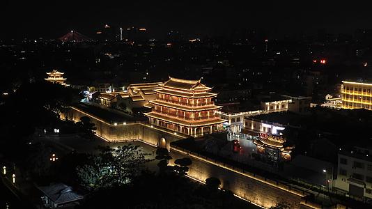 广东潮州古城城门广济楼夜景视频的预览图