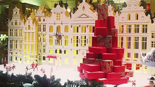古代历史建筑和圣诞节在鲜肉中购物视频的预览图