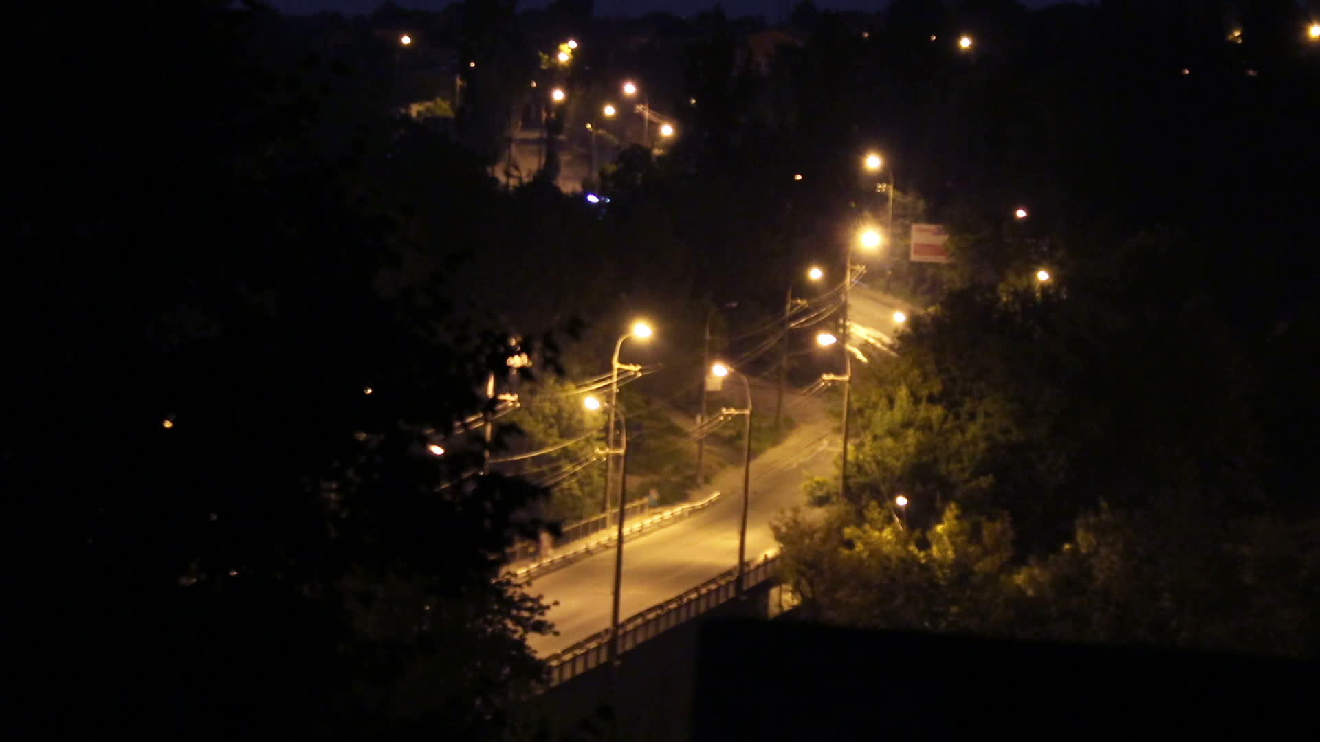 夜间城市视频的预览图