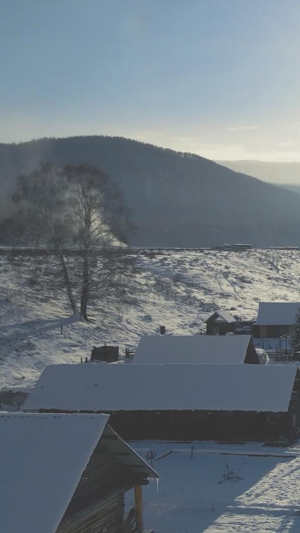 新疆禾木村冬日落日出雪景美景视频的预览图