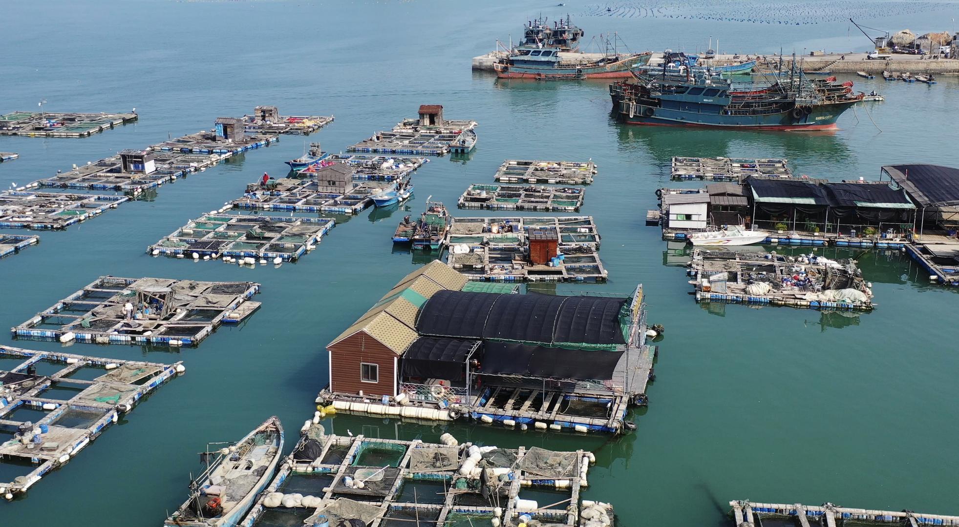 广东汕头南澳岛海上渔村风光视频的预览图