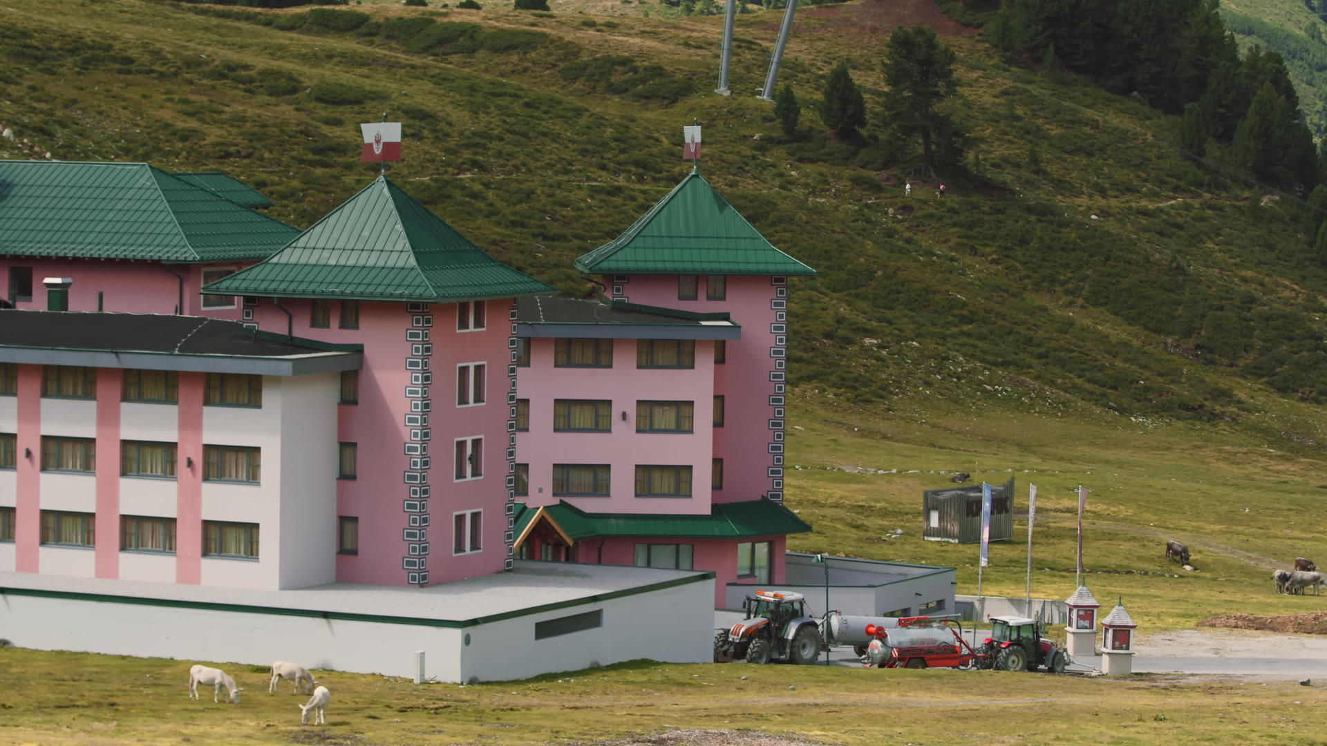 阿尔卑斯山酒店视频的预览图