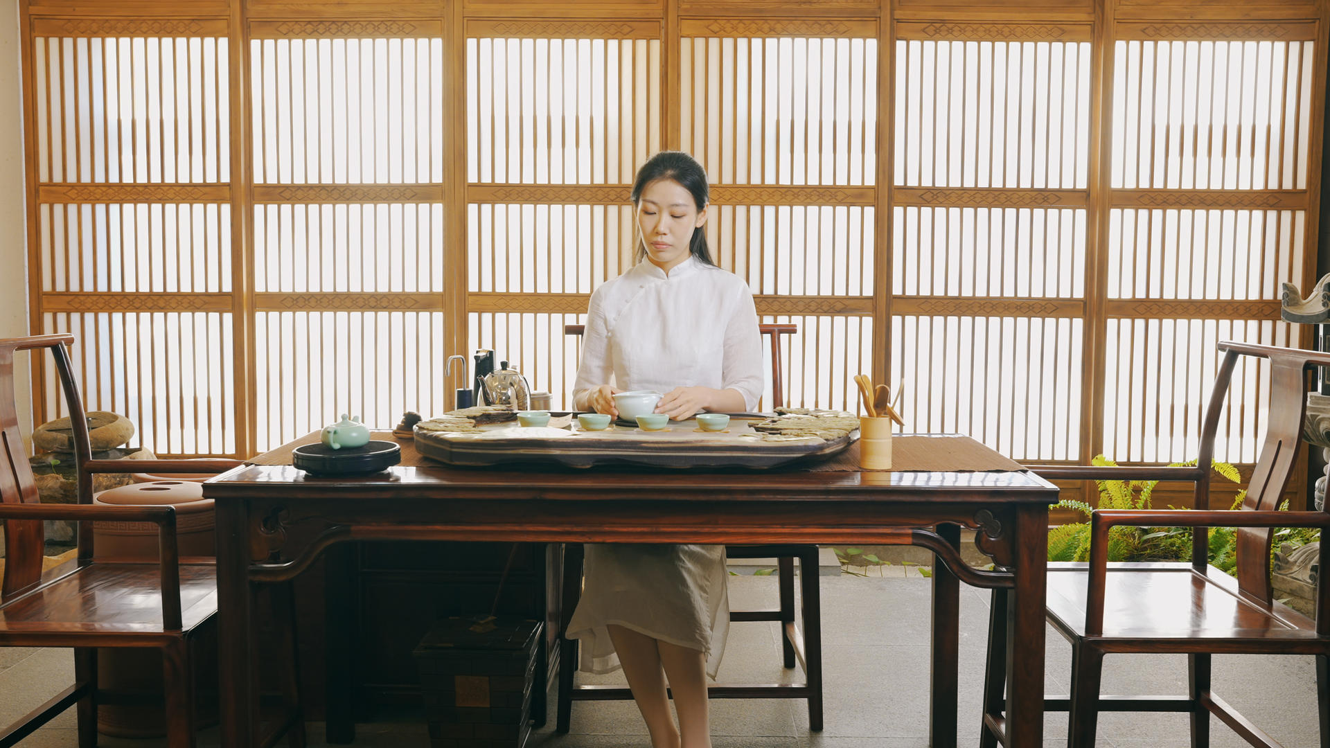 4K女性茶艺师煮茶工艺视频的预览图