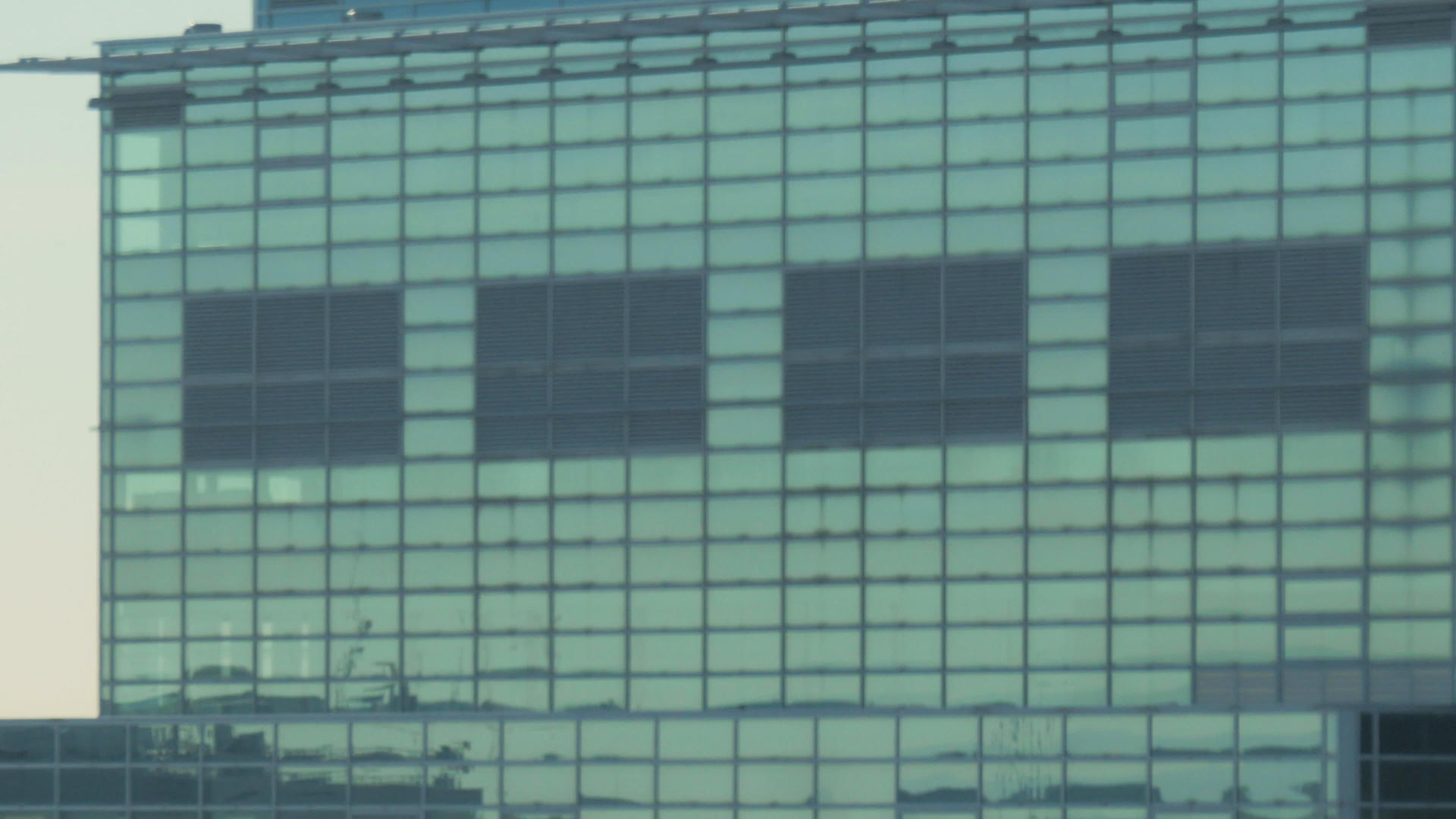 公共建筑的玻璃面罩视频的预览图