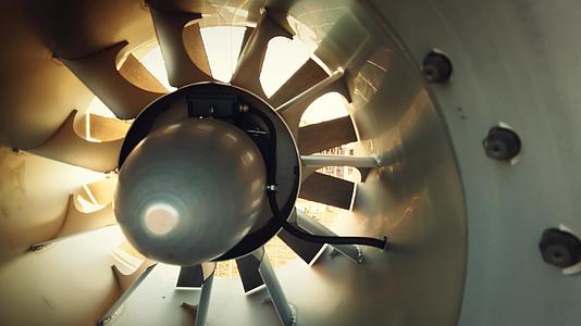 涡轮发动机的前端发动机风扇视频的预览图