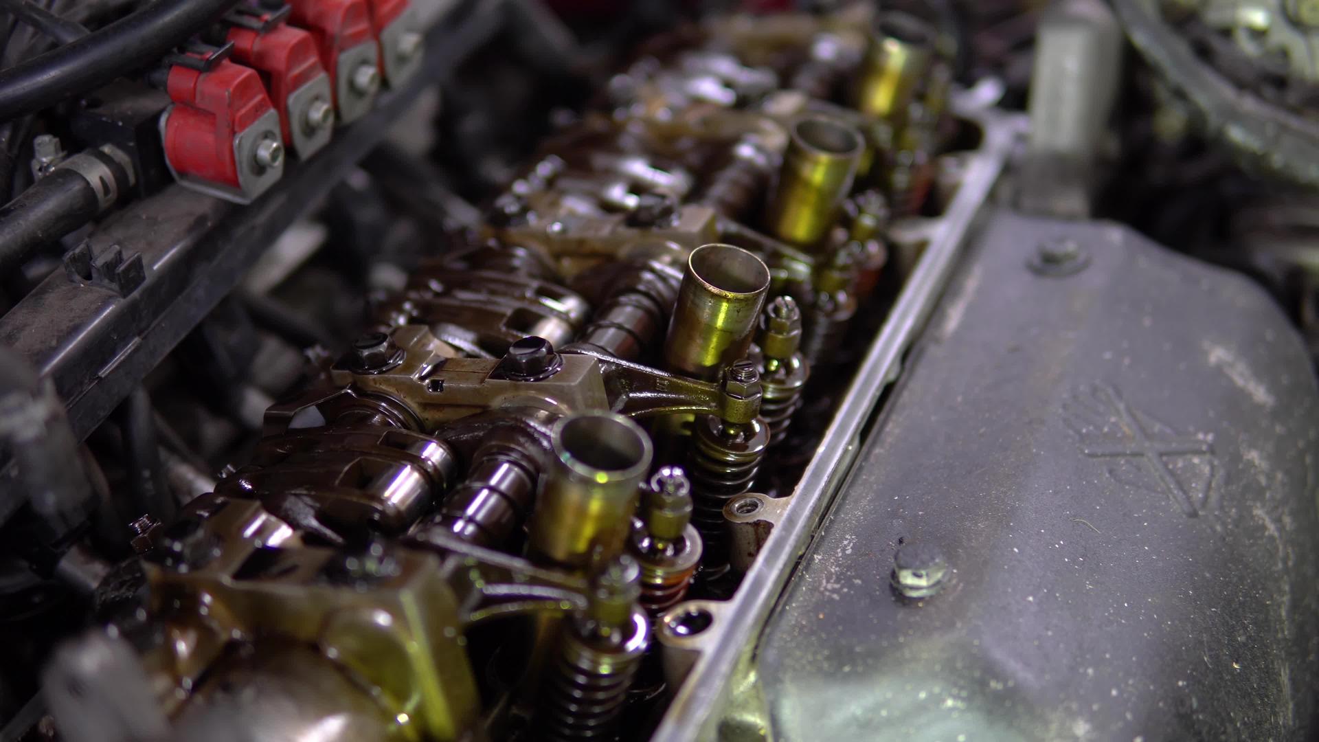 汽油汽车发动机关闭每个气缸系统的四个阀门Ipg视频的预览图