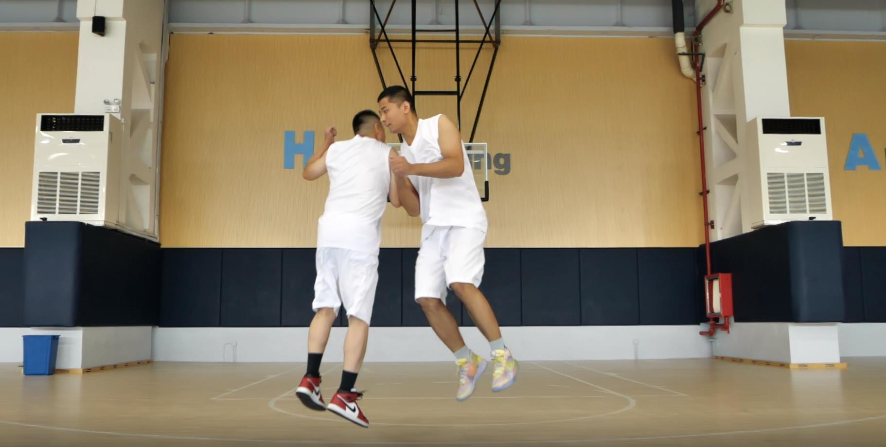 篮球运动员庆祝动作视频的预览图