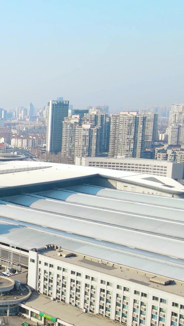 俯瞰天津火车站的震撼航拍视频的预览图
