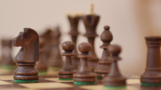 国际象棋游戏黑骑士激活国际象棋游戏商业竞争战略领导力视频的预览图