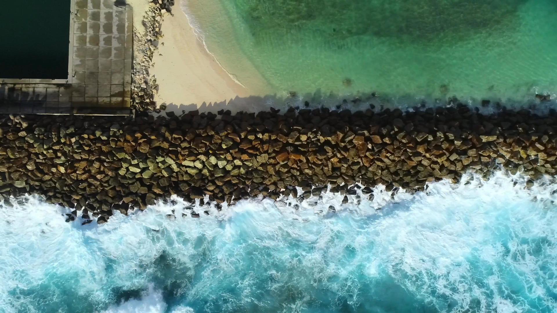 马尔代夫虎鲨公园防护堤视频的预览图