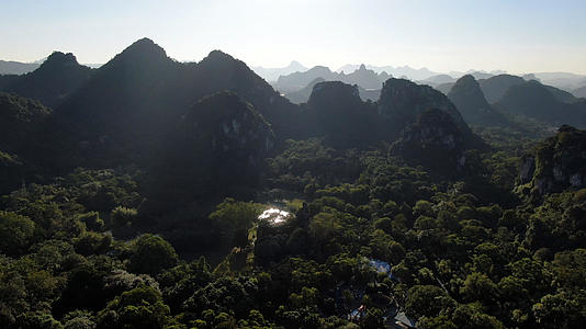 航拍广西柳州大龙潭4A风景区视频的预览图