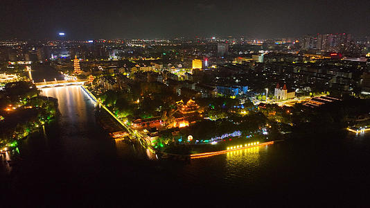 4k航拍4A泰州凤城河风景区夜景视频的预览图