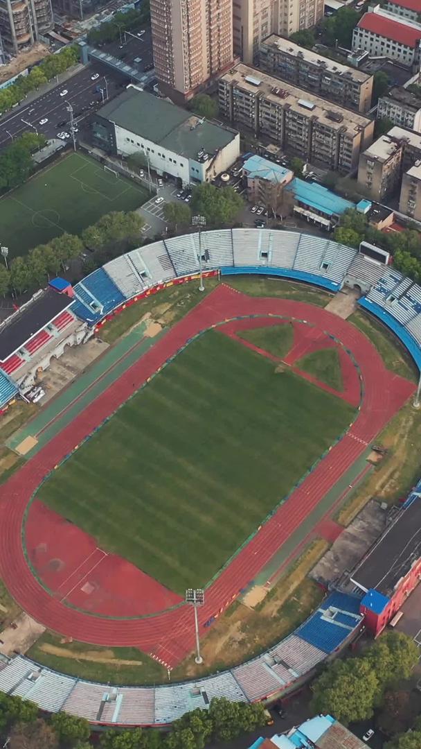 武汉中超比赛体育馆新华路足球场素材视频的预览图