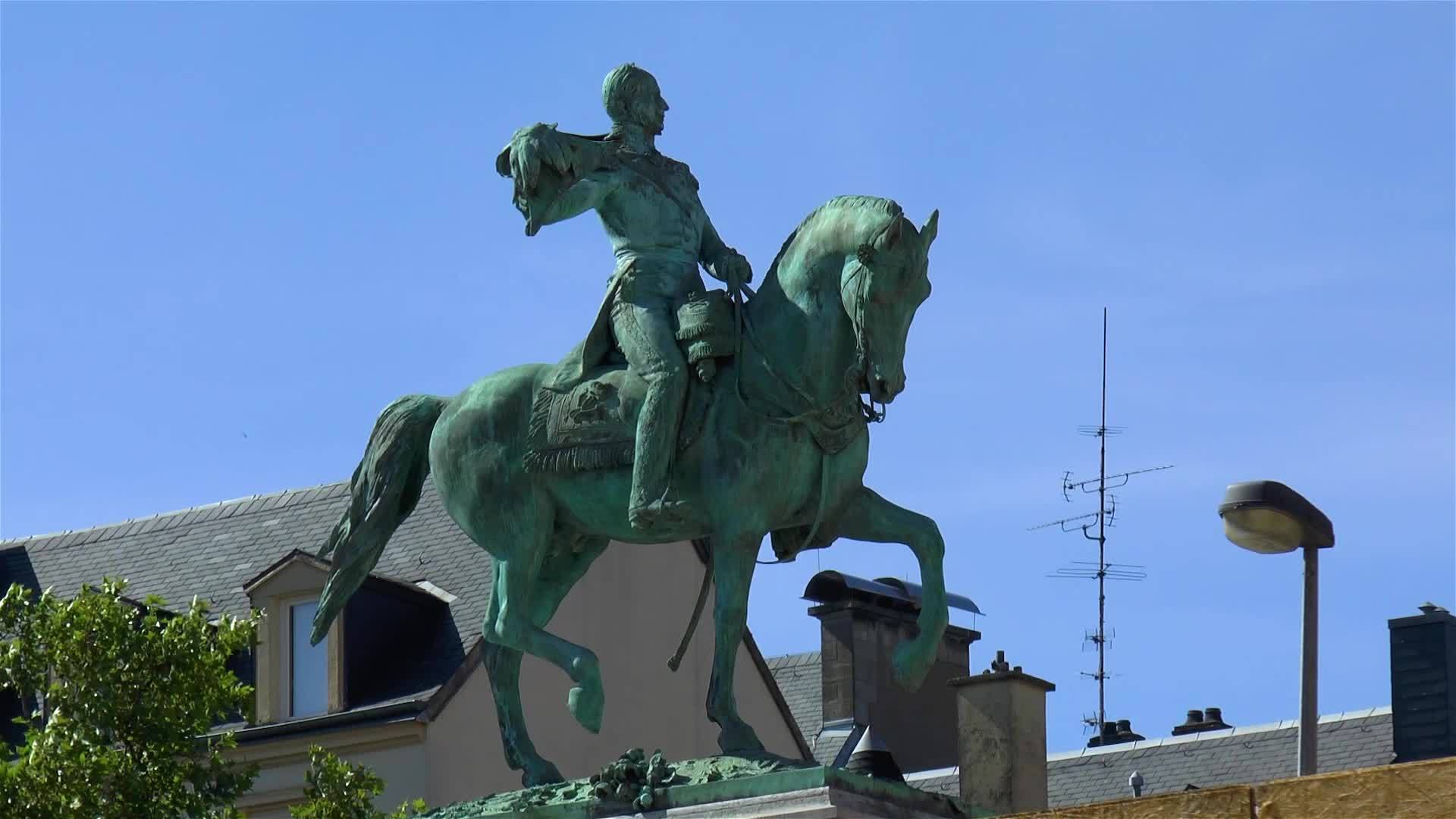 威廉二世骑马雕像视频的预览图