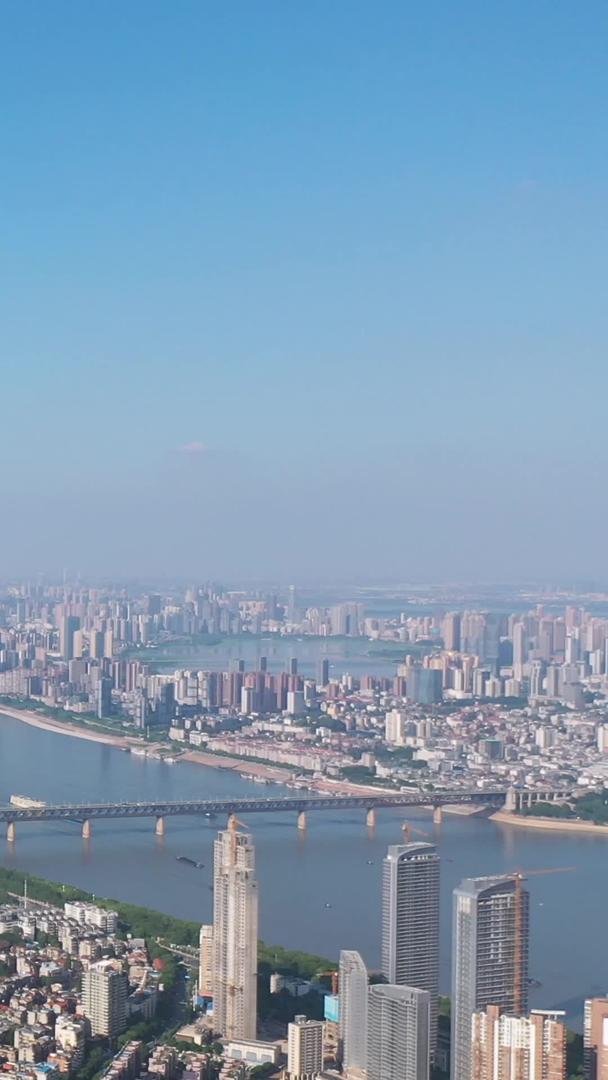 武汉城市高空航拍宣传地标风景素材视频的预览图
