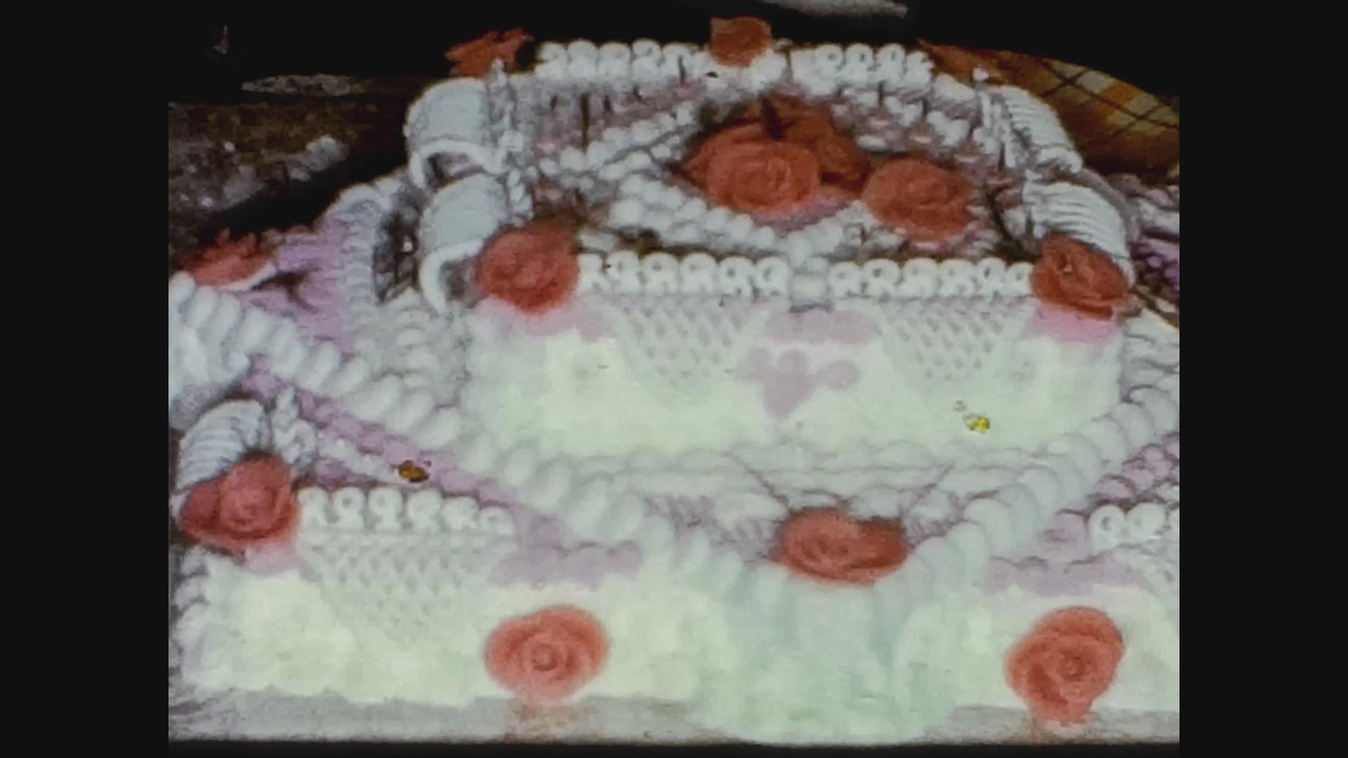 1968年伦敦编织蛋糕的细节视频的预览图