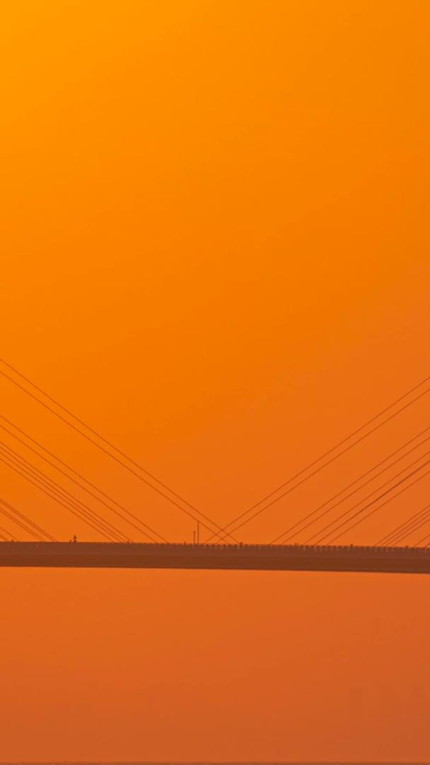 青岛胶州湾跨海大桥日落延迟视频的预览图