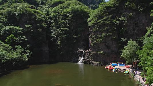 航拍5A龙潭大峡谷景区五龙潭瀑布视频视频的预览图