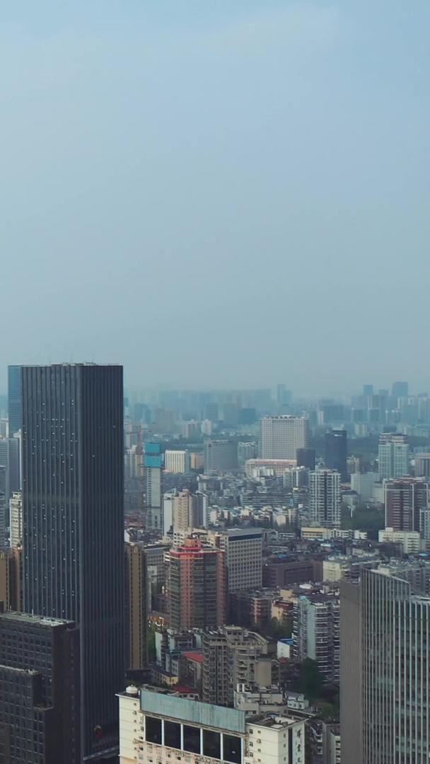 武汉市中央商务区金融中心地标大楼视频的预览图