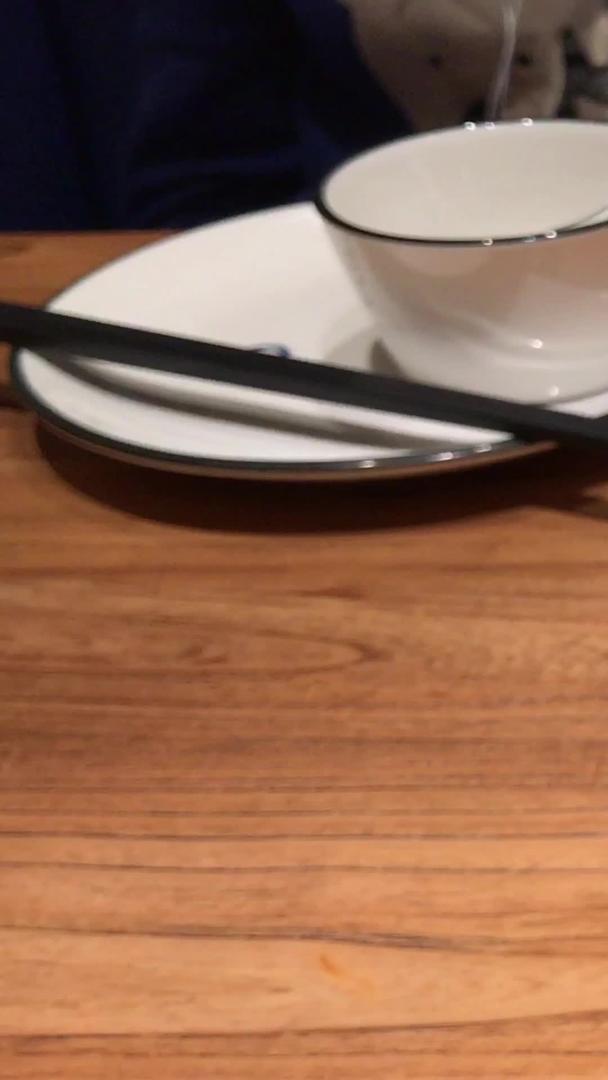 酒店餐厅茶水服务素材视频的预览图