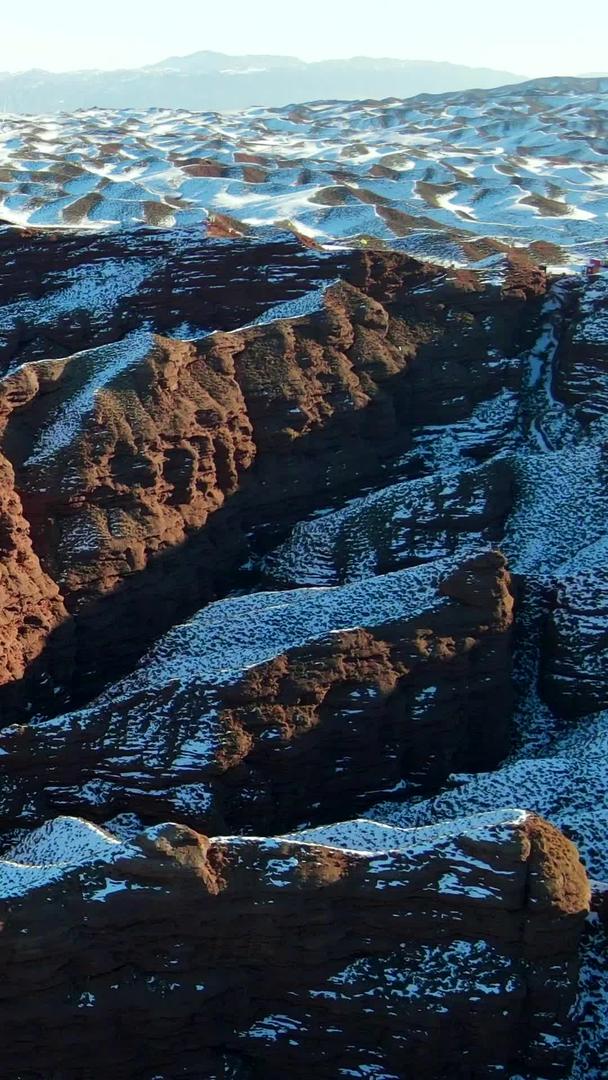 甘肃张掖平山湖大峡谷春雪后的实拍视频的预览图