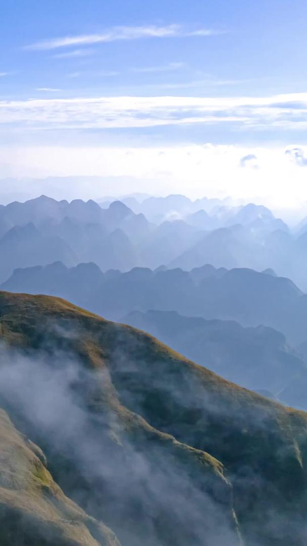 大气航拍延时贵州之巅俯瞰山川云海大气航拍延时贵州之巅俯瞰山川云海视频的预览图