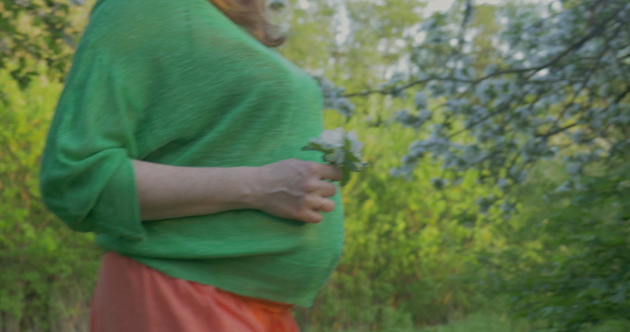 孕妇腹部视频的预览图