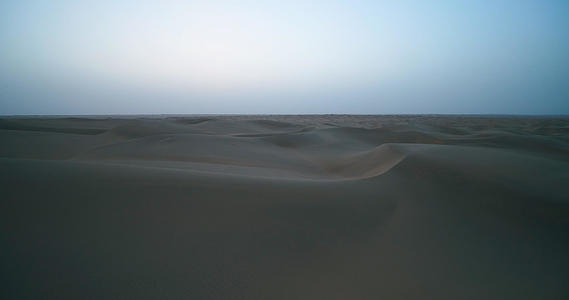 干净沙漠航拍视频的预览图