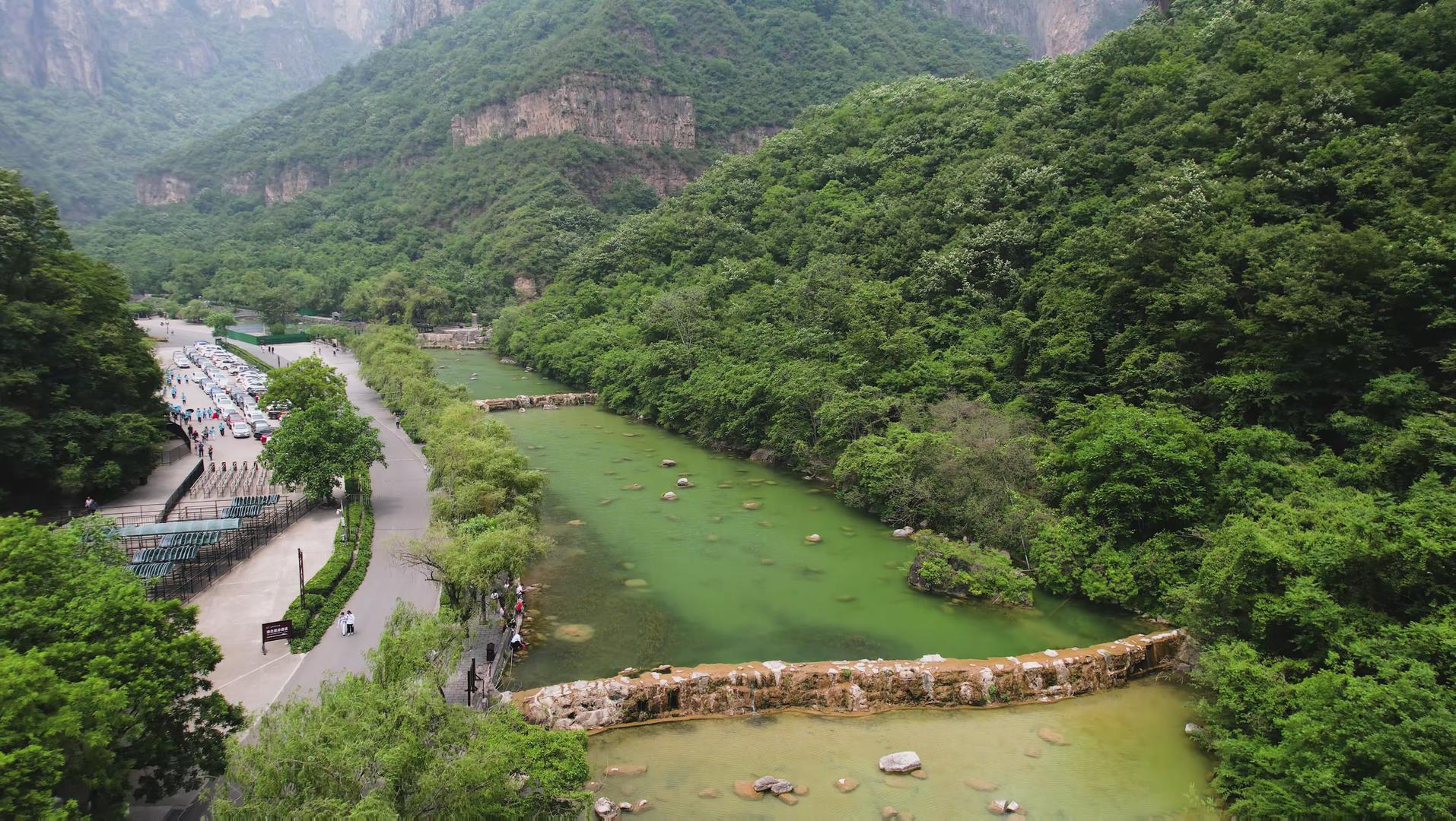 航拍5A河南云台山风景区泉瀑峡景观区视频视频的预览图