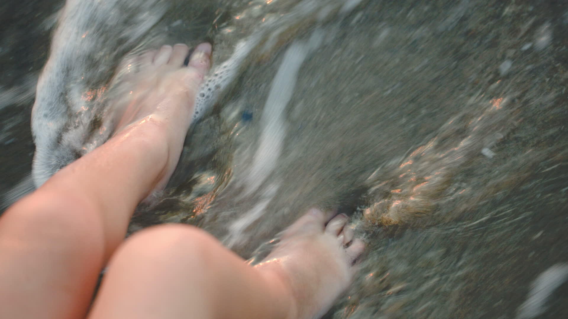 用海浪洗脚视频的预览图