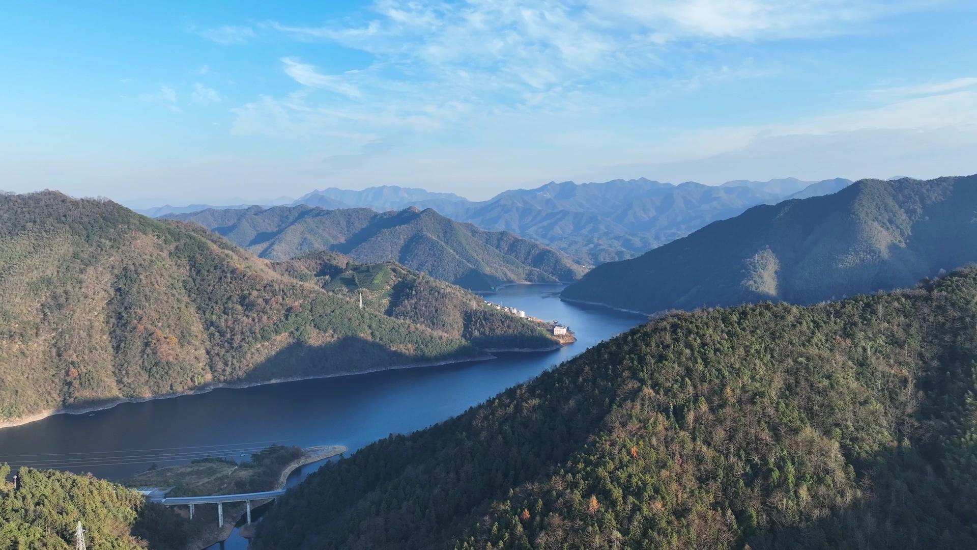 安徽太平湖洞天湾4K航拍景区山河风光视频的预览图