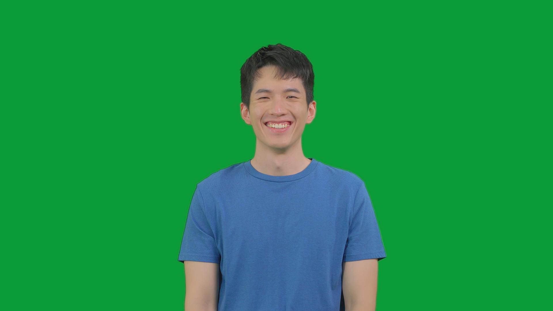 4K绿幕男青年大笑视频的预览图