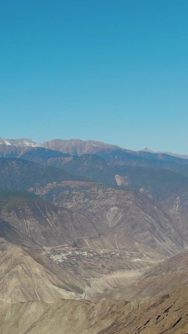 梅里雪山太子十三峰航拍全景视频视频的预览图