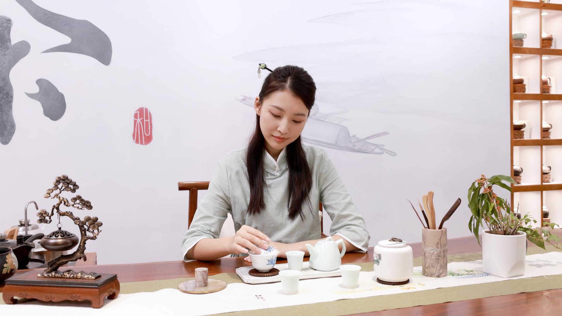 女茶艺师品茶视频的预览图