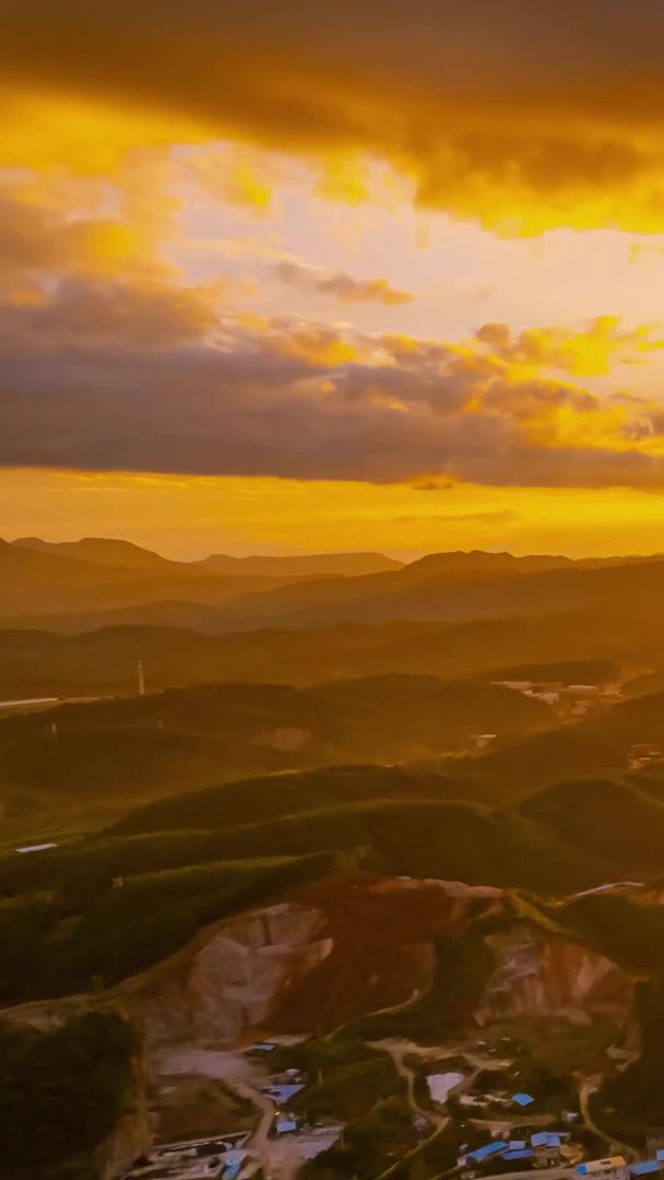 航拍延迟贵州丘陵日落黄昏自然风光视频的预览图