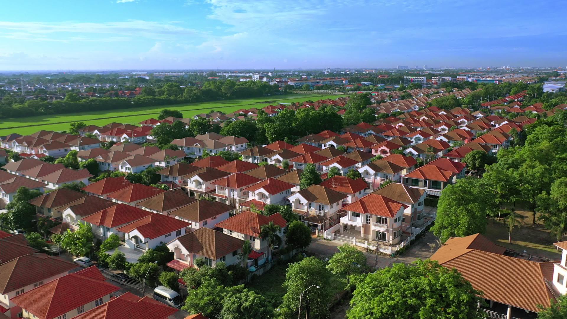 Bangkokthailand家乡村庄的空中观察视频的预览图