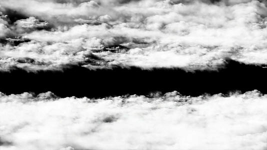 透明通道云层穿梭视频素材视频的预览图