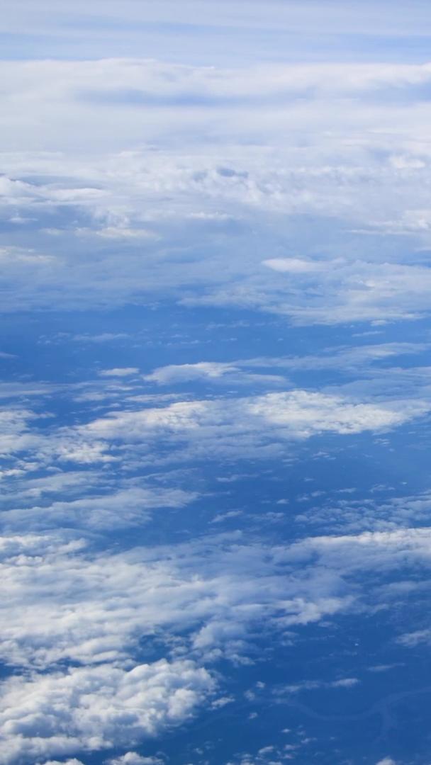 飞机上航拍云海视频的预览图