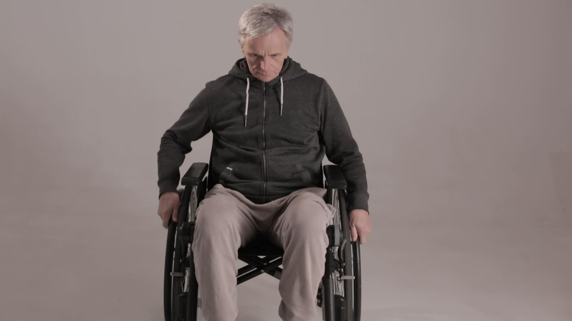 自闭症残疾男性残疾人视频的预览图