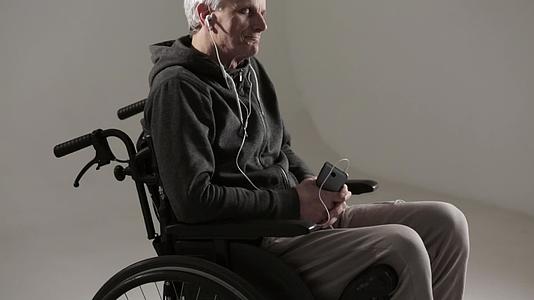 自闭症残疾男性残疾人视频的预览图