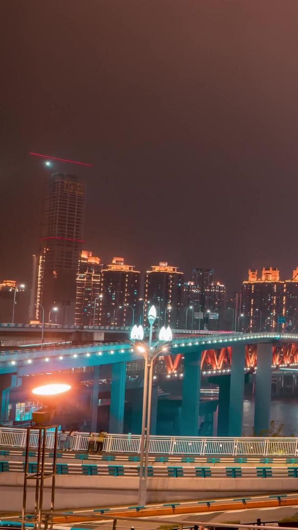 延迟重庆夜景洪崖洞嘉陵大桥材料视频的预览图