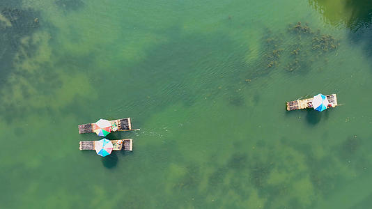 在龙河上4K阳朔竹筏漂流视频的预览图