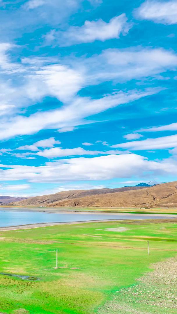 中国高原湖泊草原延时壮美视频的预览图