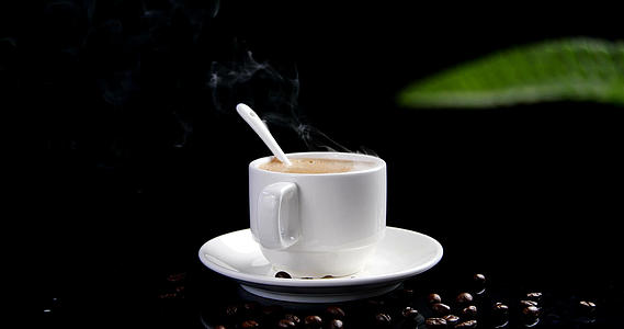 4k高清咖啡饮品手磨咖啡视频的预览图