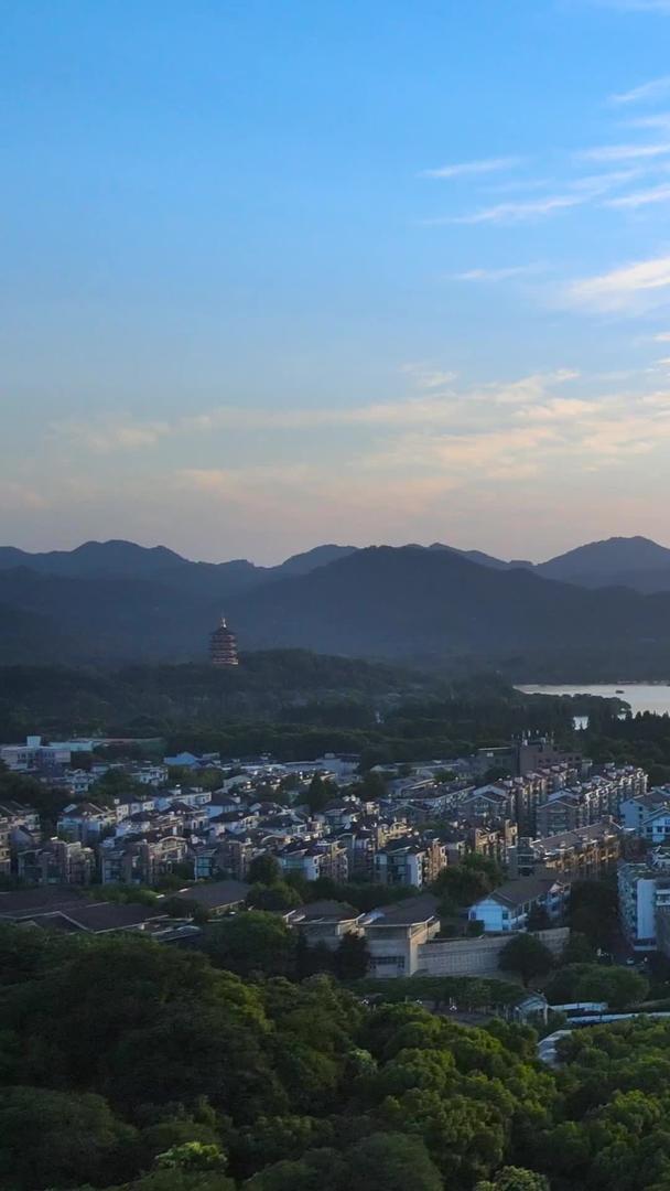 杭州地标西湖黄昏夕阳航拍视频的预览图